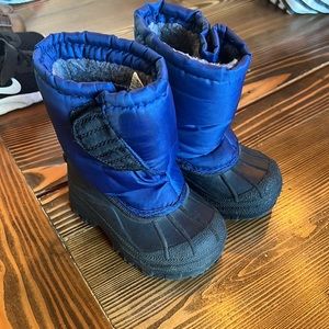 Blue Snowboots toddler size 6
